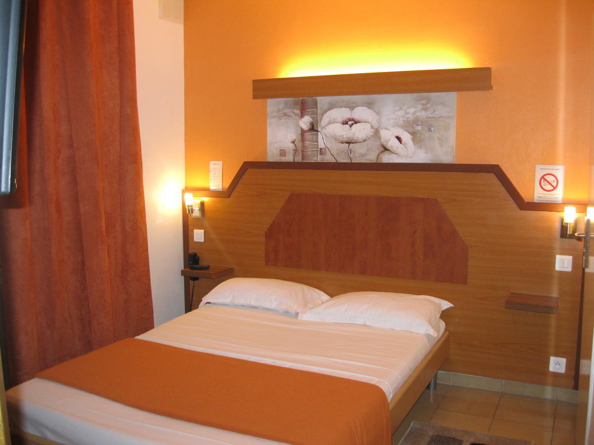 Le Nouvel Hotel Du Theatre Париж Стая снимка